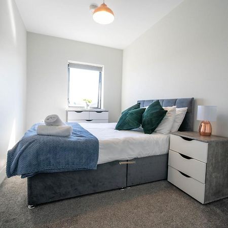Rooftop Apartment At Queens Beautiful Views Белфаст Екстериор снимка