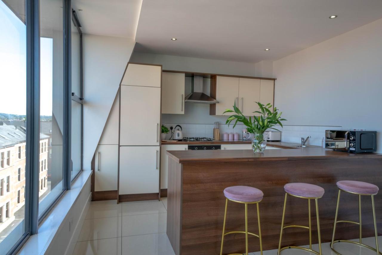 Rooftop Apartment At Queens Beautiful Views Белфаст Екстериор снимка