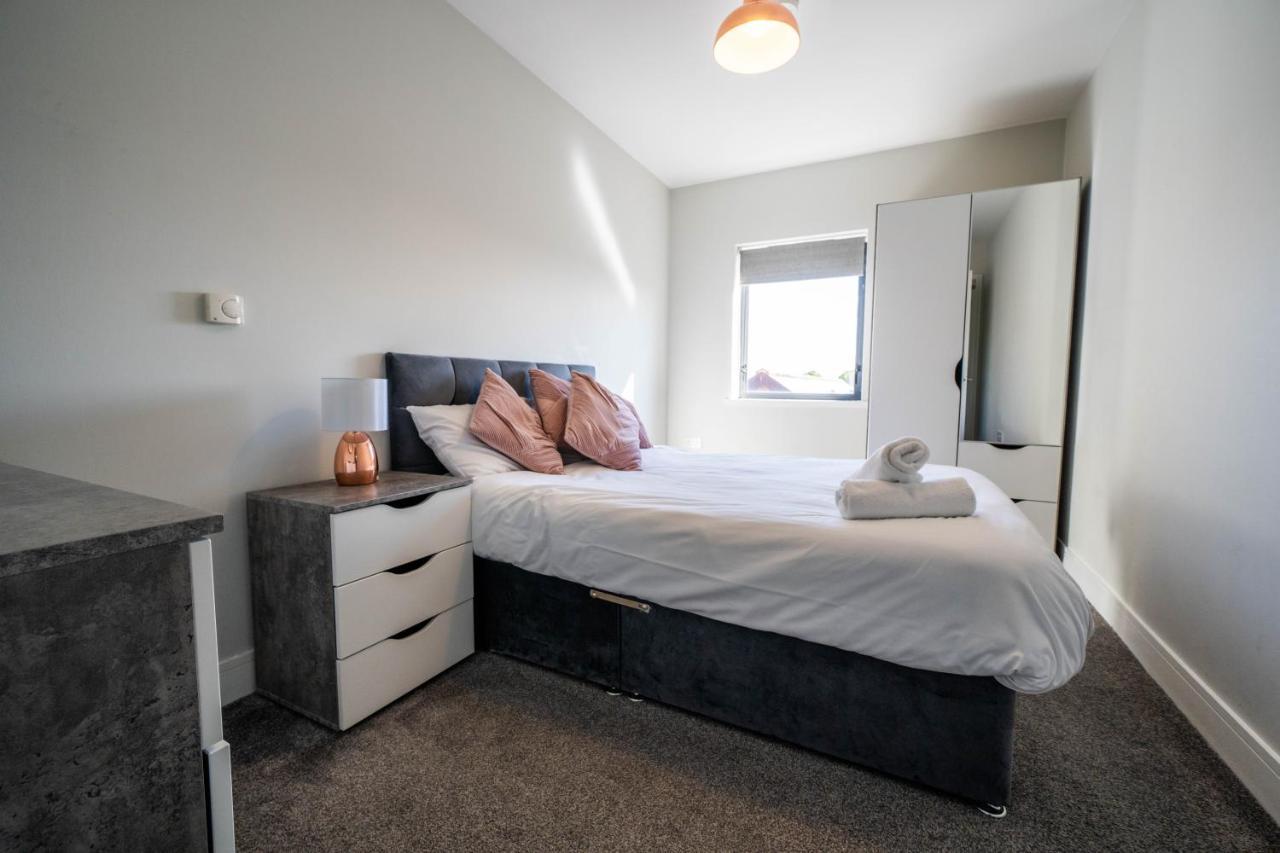 Rooftop Apartment At Queens Beautiful Views Белфаст Екстериор снимка